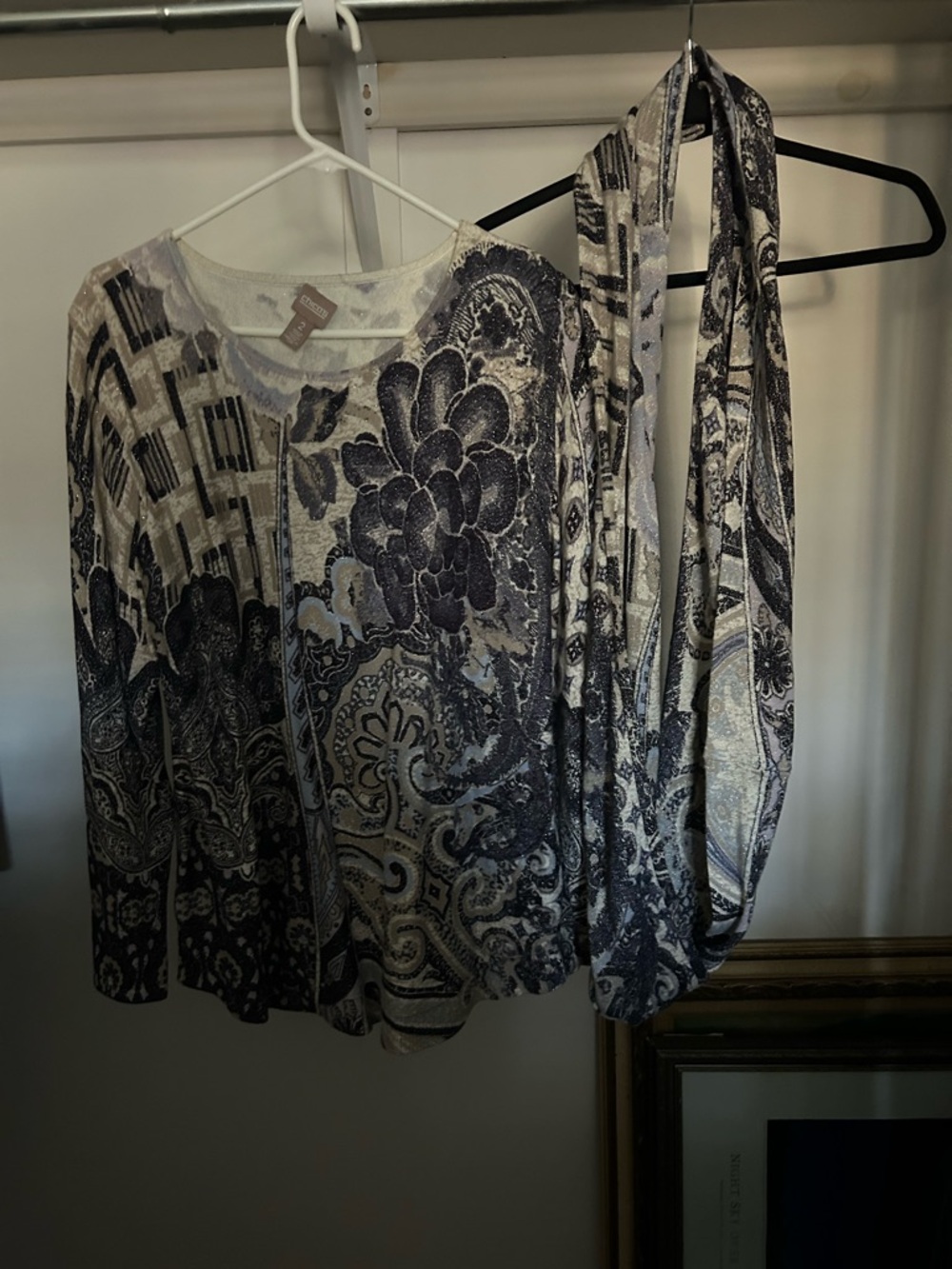 Chico’s Size 2 coordinating light sweater tunic and infinity scarf